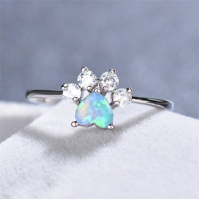 Nhẫn đính đá opal và zirconi